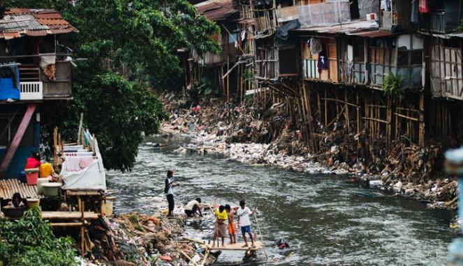 Ahok: 50.000 Warga Harus Direlokasi dari Bantaran Kali Ciliwung